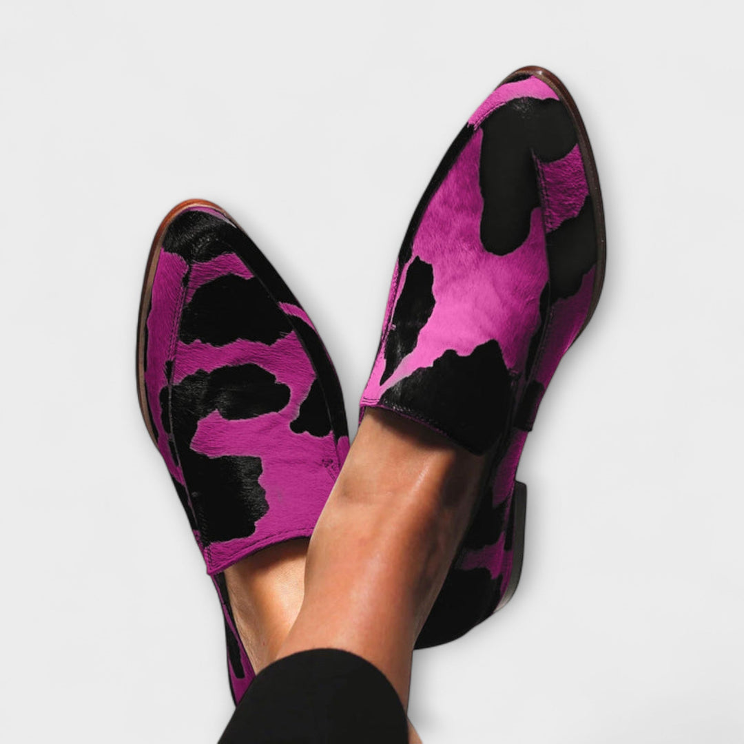 Walburga - Mocassins Motif Vache
