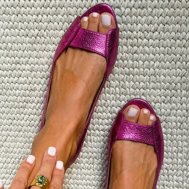 Fionnuala - Chic Comfort Gold Sandals