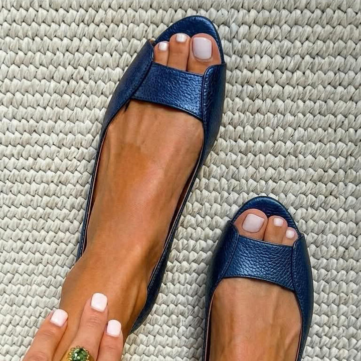 Fionnuala - Chic Comfort Gold Sandals