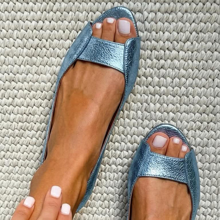 Fionnuala - Chic Comfort Gold Sandals