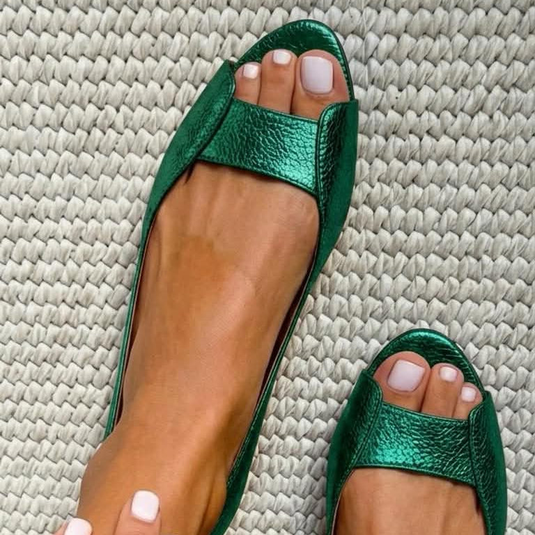 Fionnuala - Chic Comfort Gold Sandals
