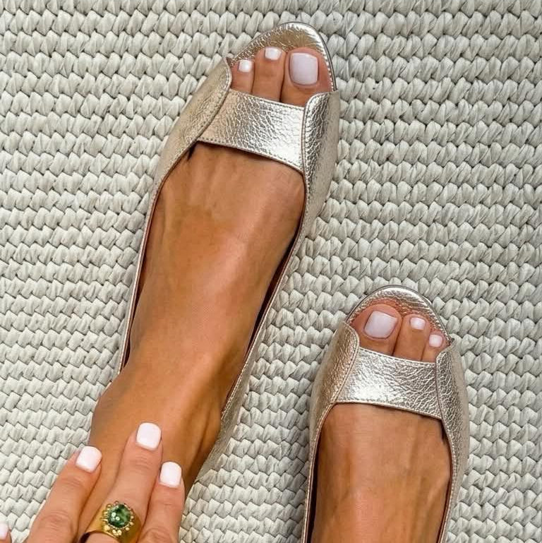 Fionnuala - Chic Comfort Gold Sandals