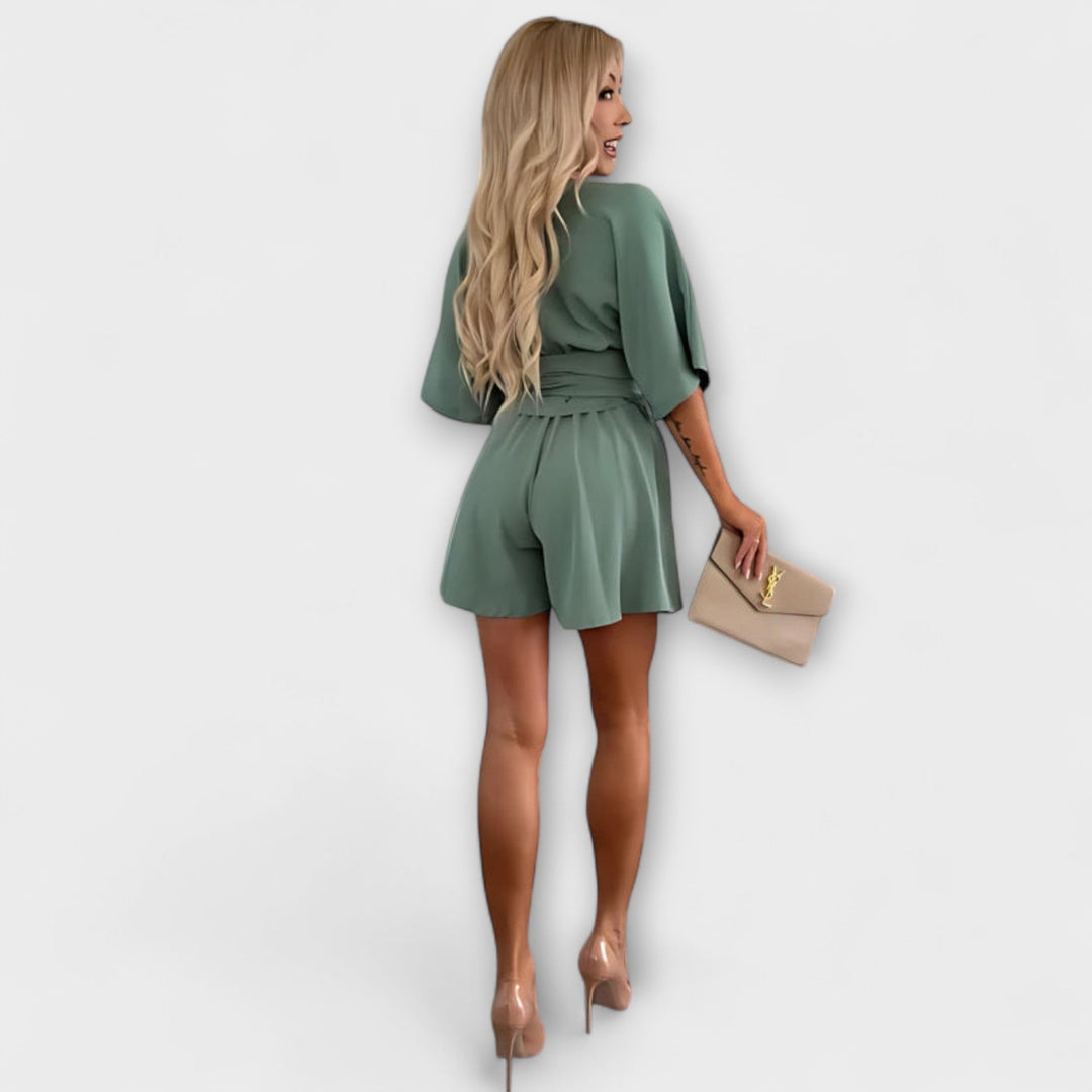 Mathilda - Schicker schwarzer taillierter Jumpsuit