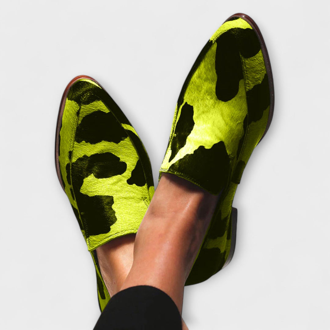 Walburga - Mocassins Motif Vache