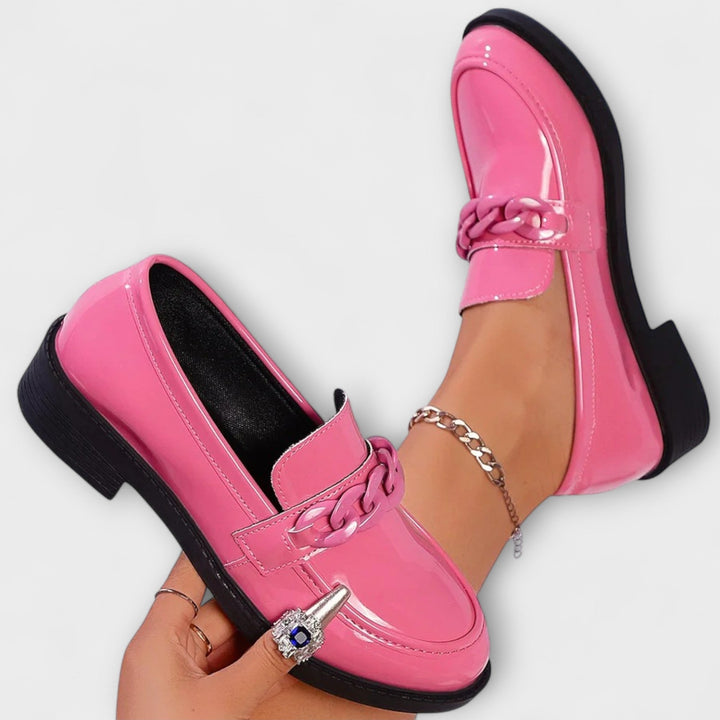 Liesel - Mocassins Vernis Roses à Chaîne